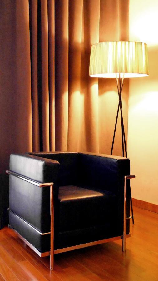 725 Continental Hotel Буенос-Айрес Екстер'єр фото A floor lamp