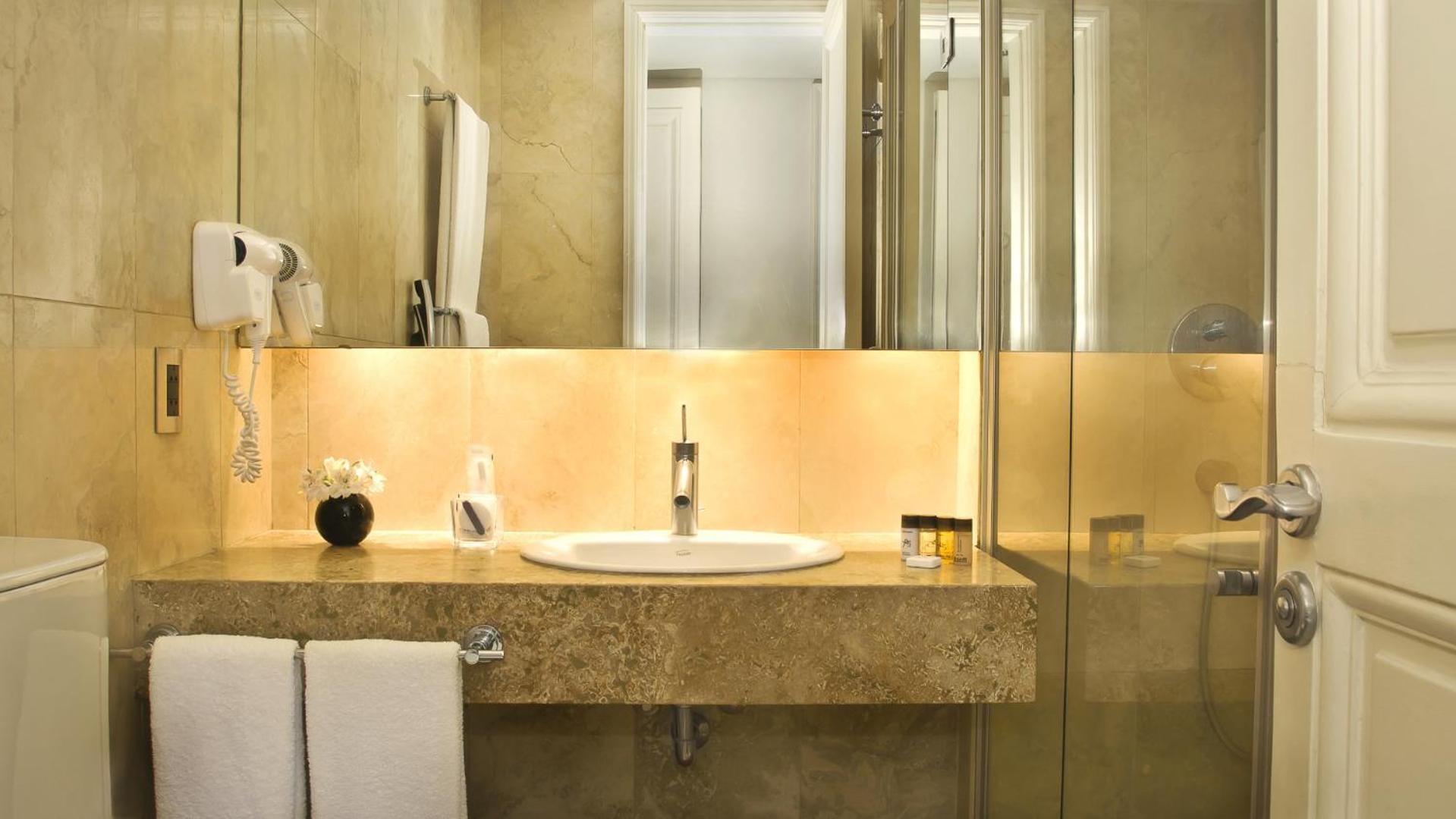 725 Continental Hotel Буенос-Айрес Екстер'єр фото Bathroom